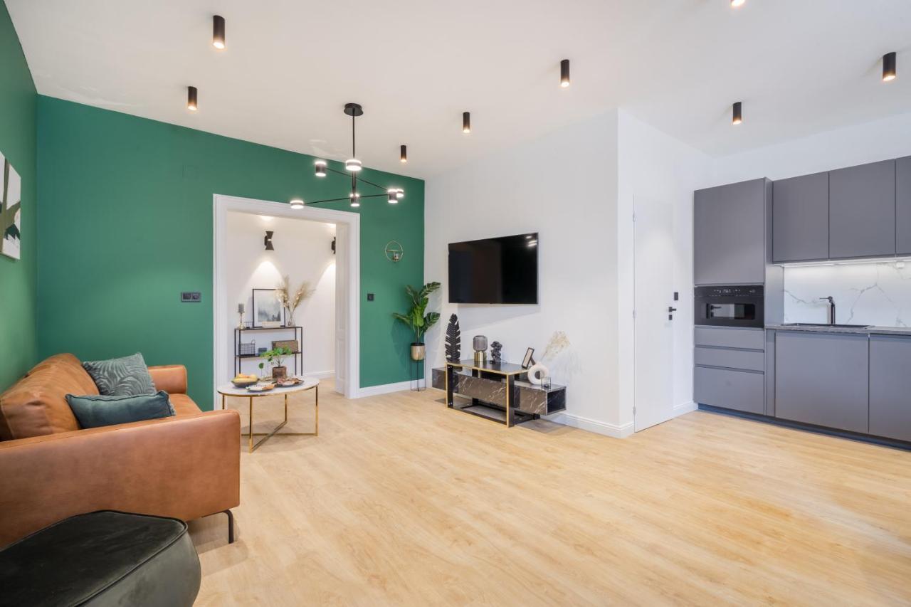 Tilia Luxury Apartment - 3 Bedrooms With Ac Budapest Exteriör bild