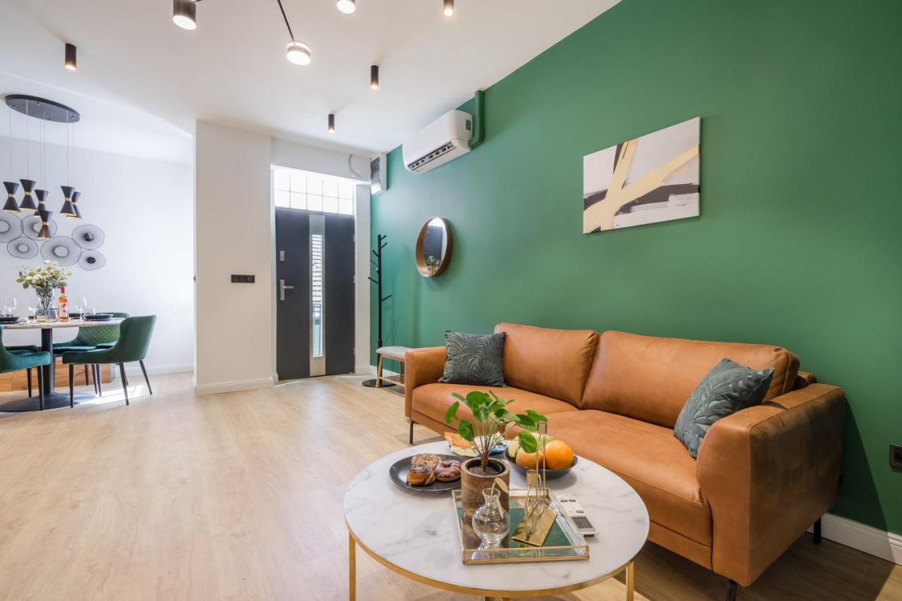 Tilia Luxury Apartment - 3 Bedrooms With Ac Budapest Exteriör bild